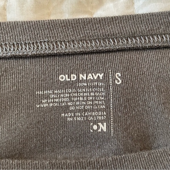 Old Navy Grey Long Sleeve Tee Small - Picture 4 of 4